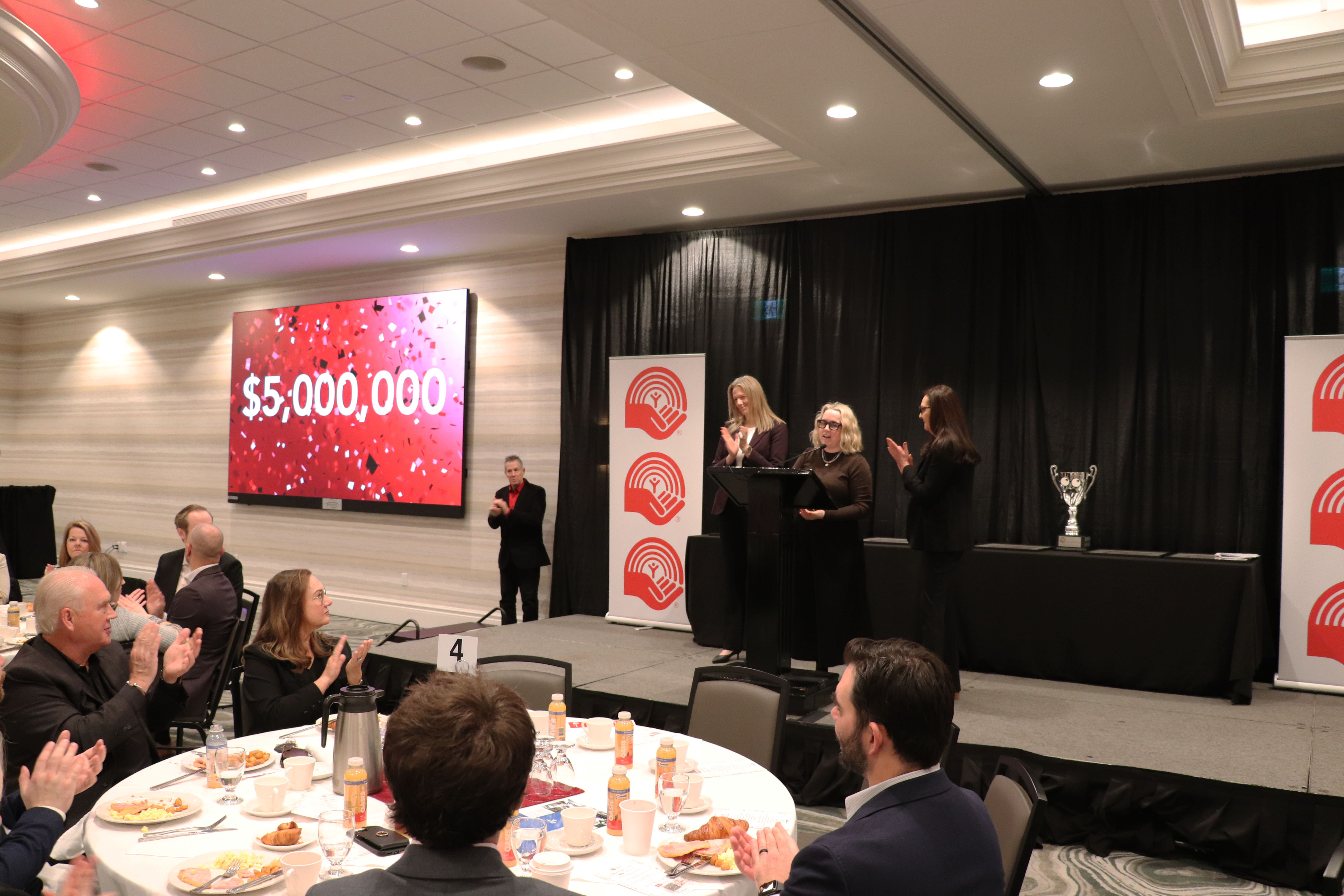 delta4 celebrates with United Way.